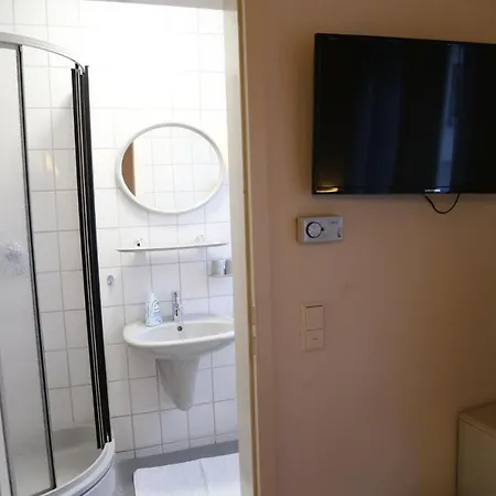 Cafe-konditorei-pension Sander 4* 니데르펠