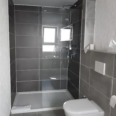 בית הארחה Cafe-konditorei-pension Sander Niederfell