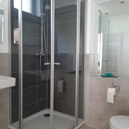 בית הארחה Cafe-konditorei-pension Sander Niederfell